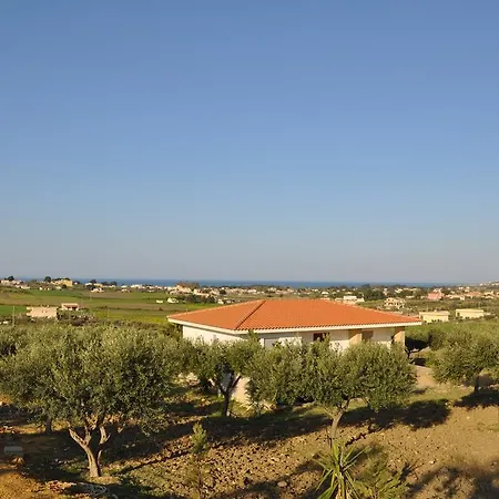Holiday home Biancolilla